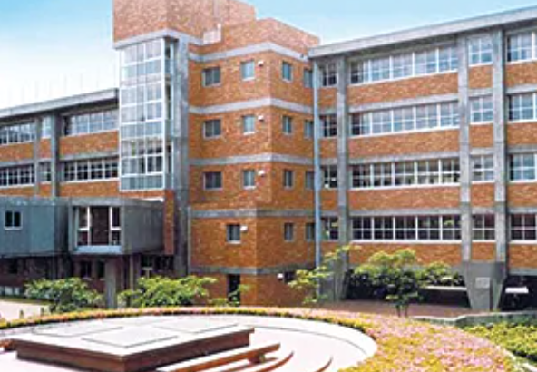 キリスト教の価値観に基づく人間性を教育、明治学園中学校・高等学校。