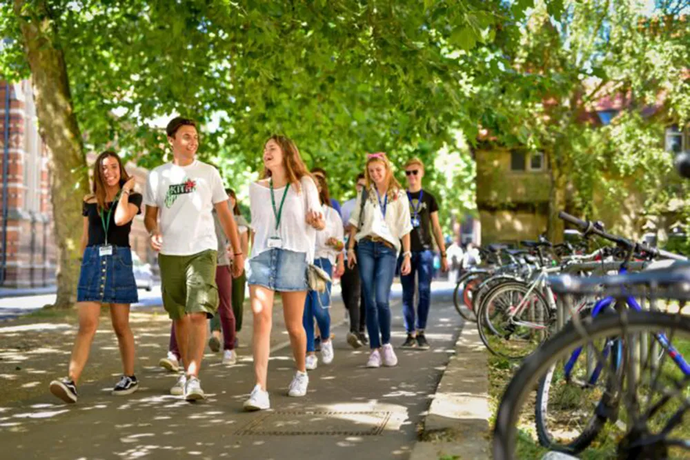 Oxford Royale Academy（オックスフォード・ロイヤルアカデミー））